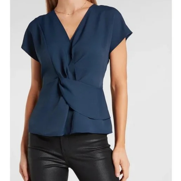 Express Twist Front Short Sleeve V-Neck in Emerald Green - Picture 9 of 9